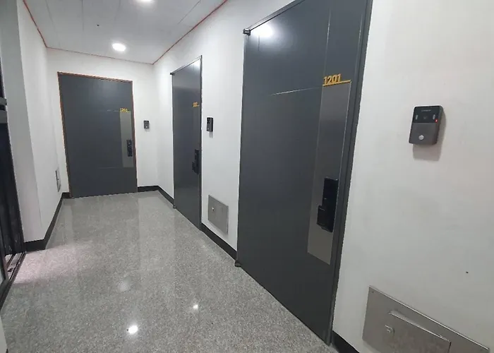 Apartment 1202호 파란