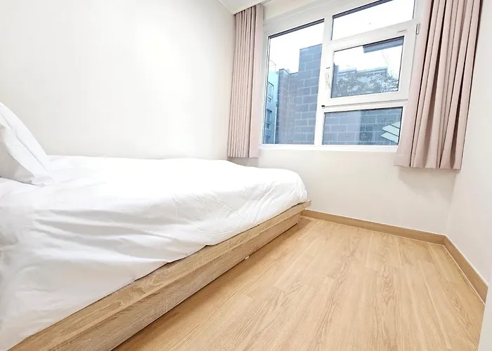 1202호 파란 Apartment Seoul